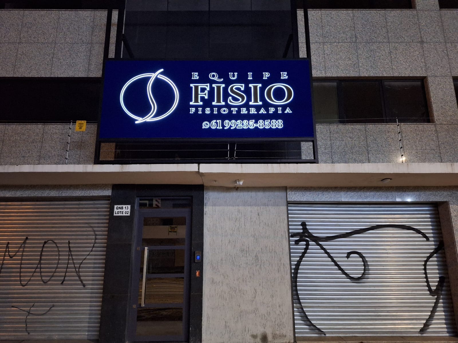 Placa em ACM